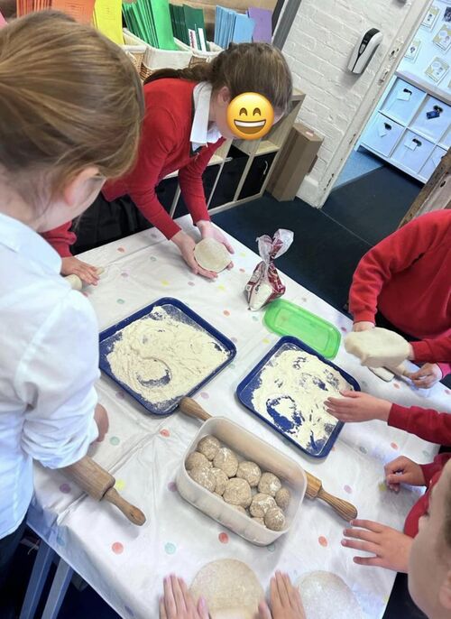 393640697_356113740269269_1526087785994247231_n